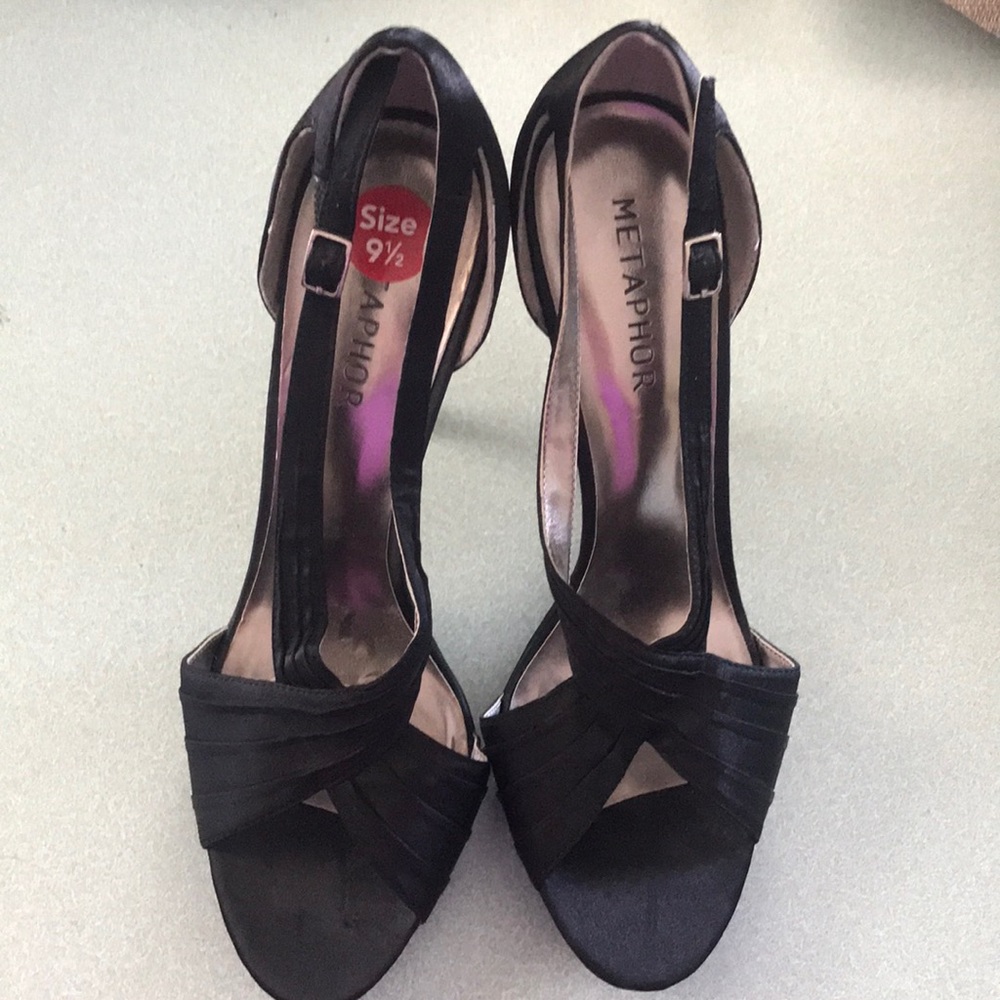 9.5 Black Heels 👠